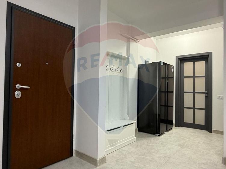 Apartament cu 3 camere decomandat în Burdujeni