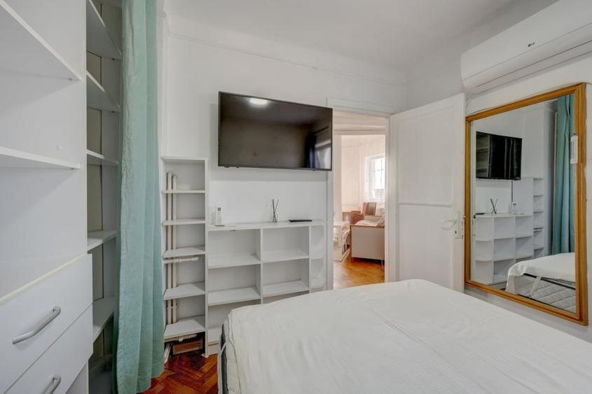 Apartament cu 2 camere semidecomandat, mobilat în P-ța Romană