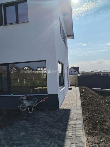 Casa de vanzare la Lisaura ,120 m2 utili, 5 ari, utilitati - la semifinisat sau la cheie