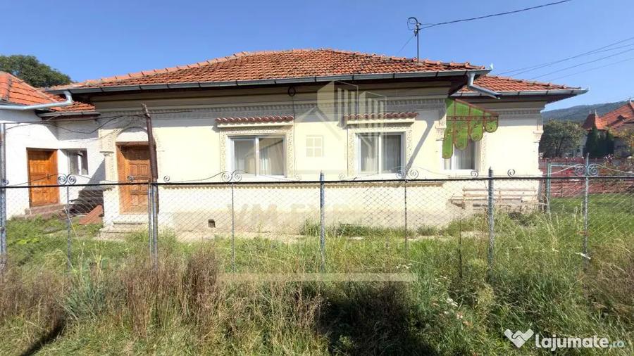 Casă cu 4 camere cu Teren 1316 Mp în Lerești