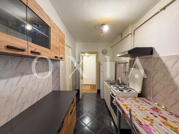 Apartament cu 3 camere decomandat, mobilat în Dacia