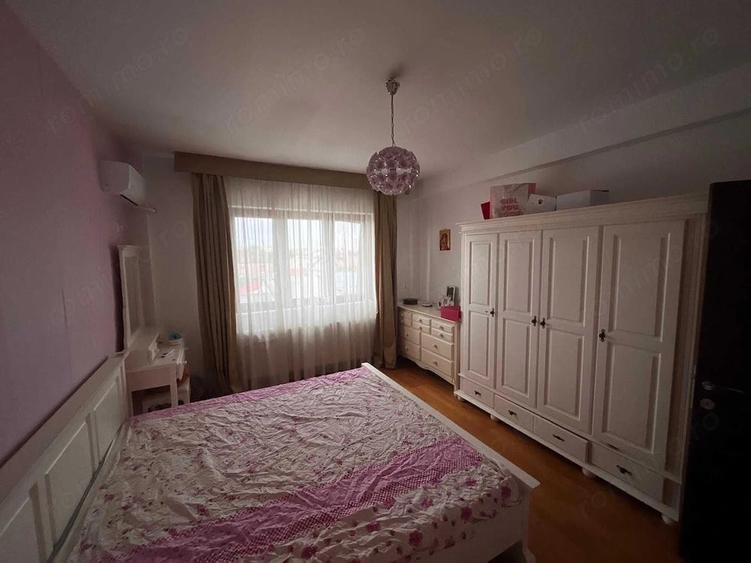 Apartament cu 3 camere decomandat în Grivița