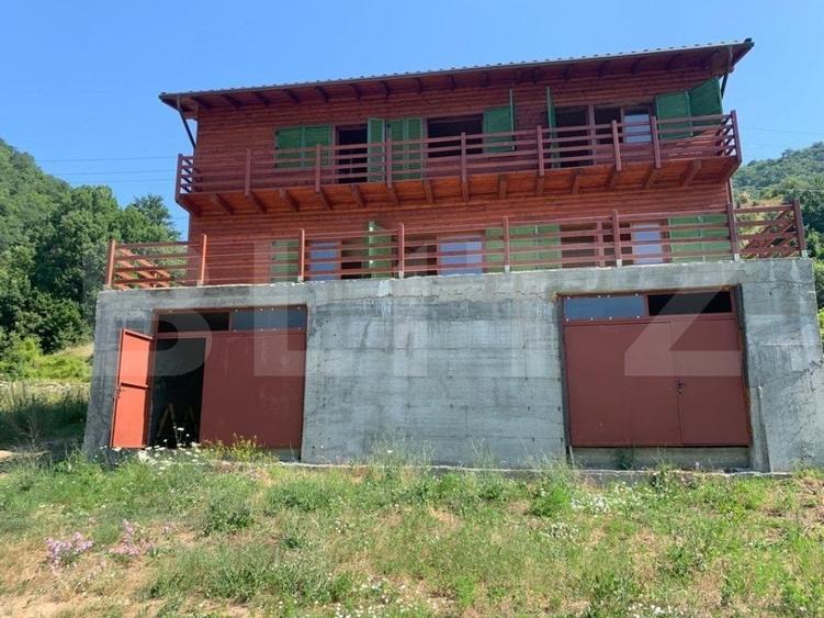 Casă individuală cu 5 camere cu Teren 582 Mp în Exterior Sud