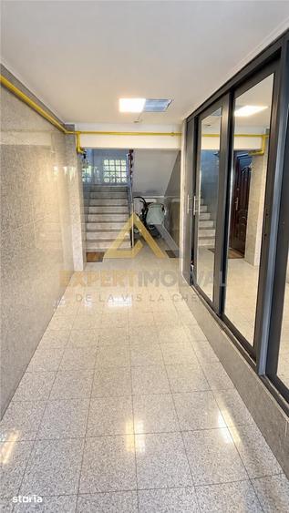 Apartament cu 2 camere semidecomandat în Traian