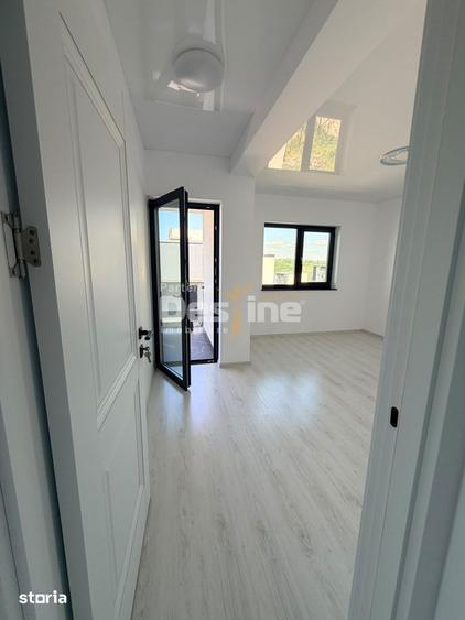 Casă cu 4 camere decomandat cu Teren 300 Mp în Rediu