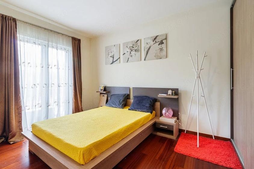 Apartament cu 3 camere semidecomandat în Ștefăneștii de Jos