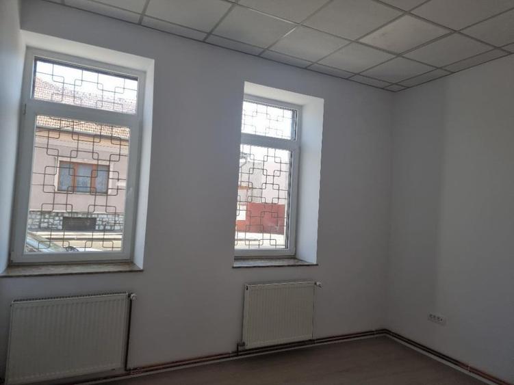 Spațiu comercial, de 50 mp, în Central
