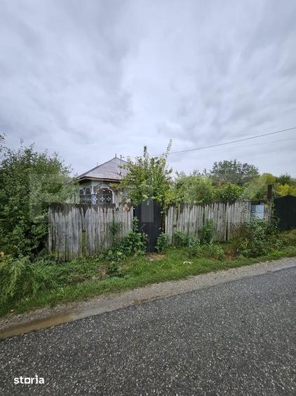 Casă cu 2 camere cu Teren 1000 Mp în Valea