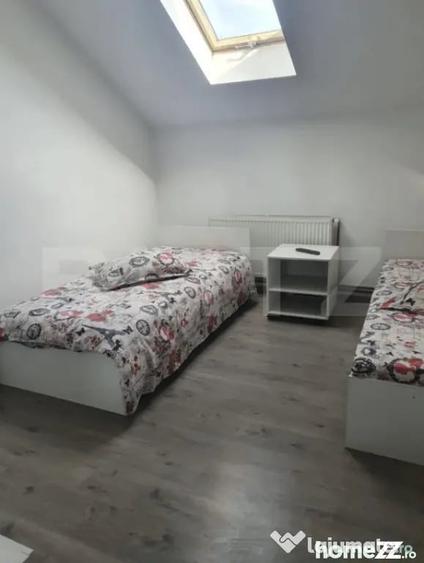 Casă cu 5 camere cu Teren 100 Mp în Central