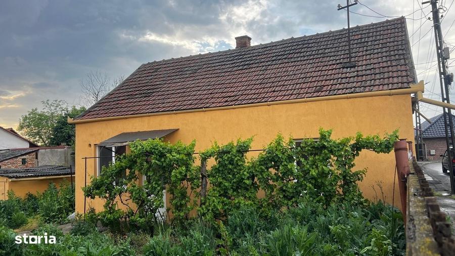 Casă cu 2 camere în Central