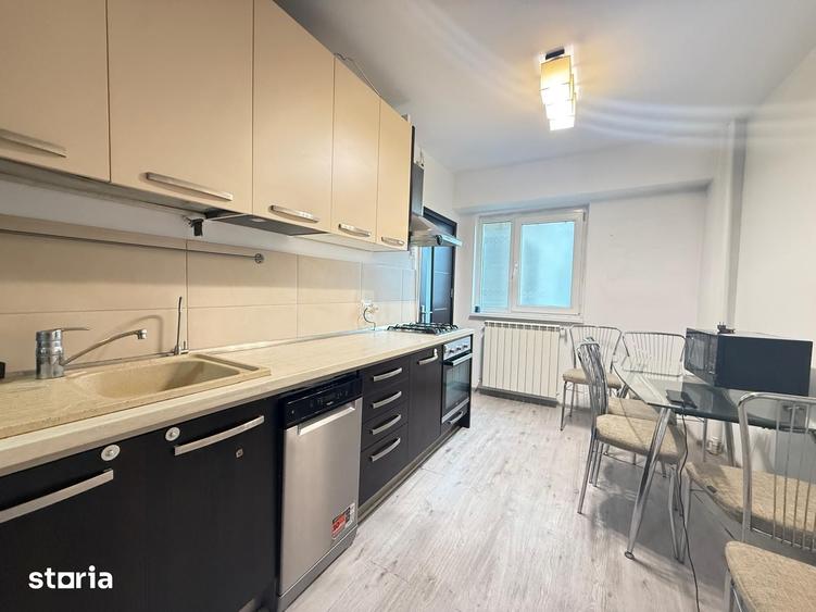 Apartament cu 4 camere, mobilat în Decebal