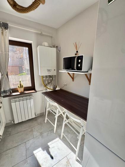 Apartament cu 2 camere decomandat în Peninsula