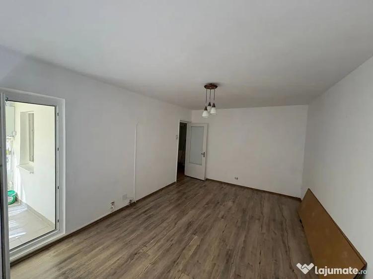 Apartament cu 2 camere decomandat în