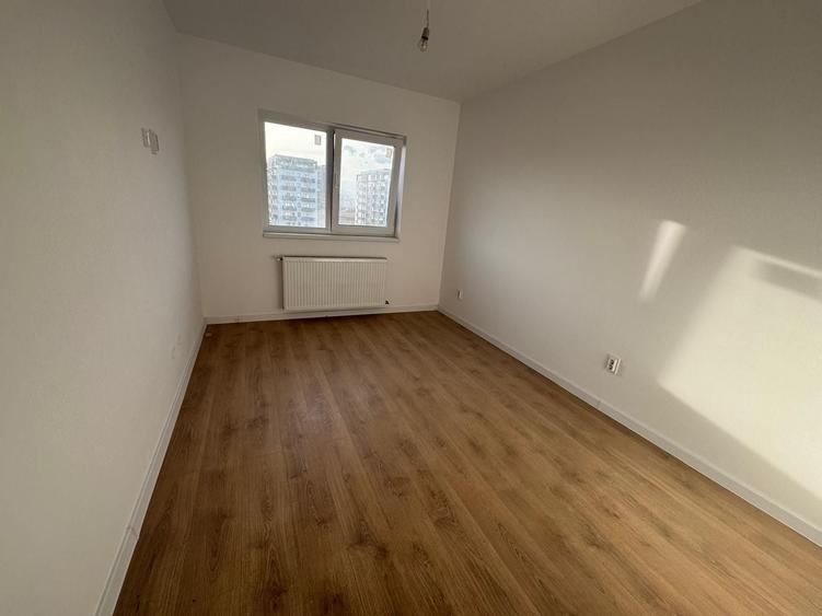 Penthouse cu 4 camere decomandat în Hipodrom 3