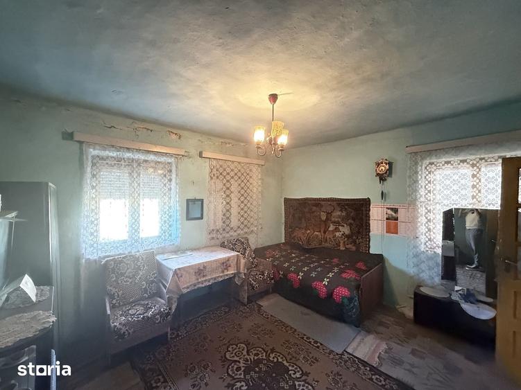 Casă cu 3 camere cu Teren 2195 Mp în Central