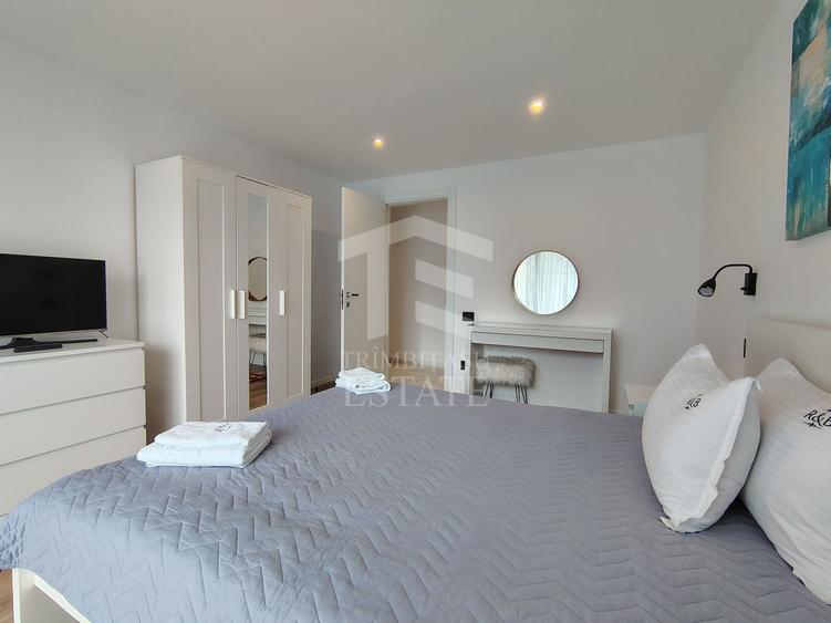 Apartament cu 3 camere decomandat, mobilat în Central