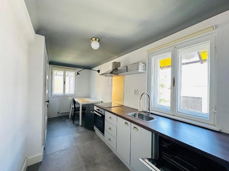Apartament cu 3 camere decomandat în Andrei Mureșanu