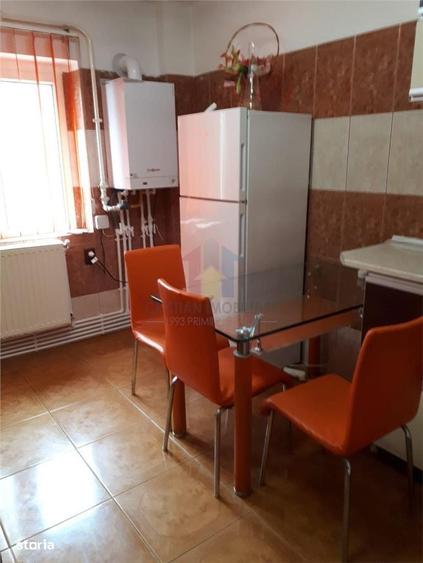 Apartament cu 3 camere decomandat în Buzaului