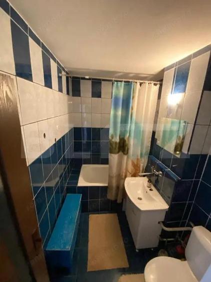 Apartament cu 3 camere decomandat, mobilat în Central