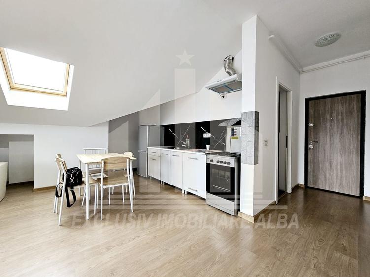 Apartament cu 3 camere decomandat, mobilat în Cetate