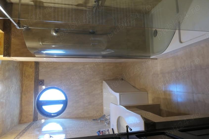 Apartament cu 4 camere decomandat în Central