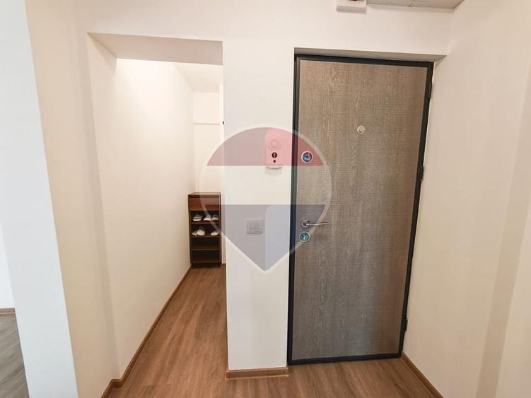 Apartament cu 2 camere semidecomandat, mobilat în Bd. Coșbuc