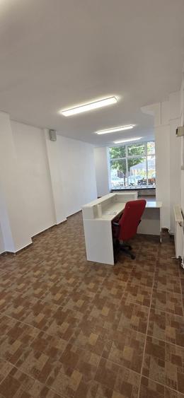 Spațiu comercial, de 48 mp, în Central