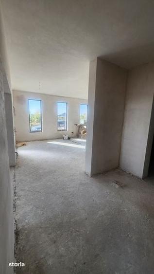 Casă cu 3 camere cu Teren 130 Mp în Prundu