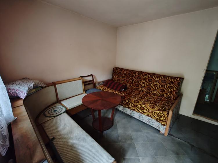 Casă individuală cu 6 camere cu Teren 900 Mp în Șercăița