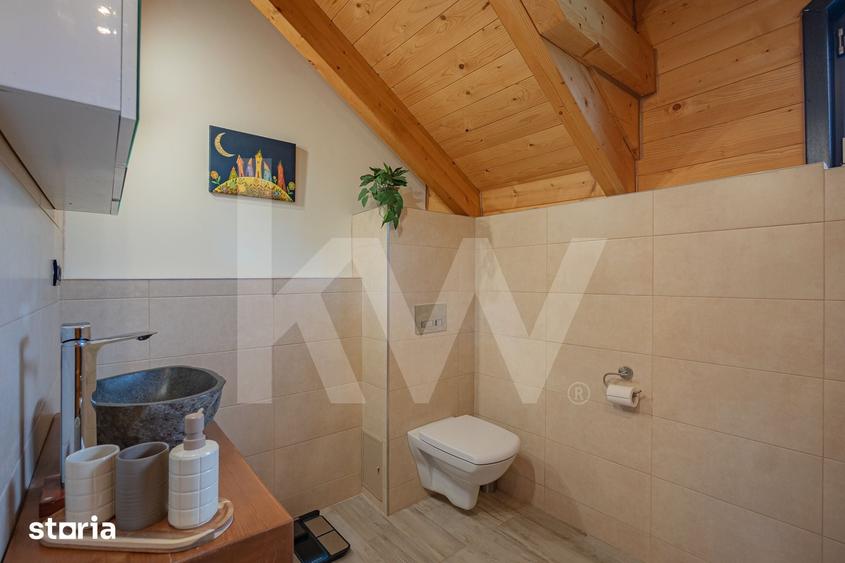 Casă cu 6 camere cu Teren 5683 Mp în Sadu