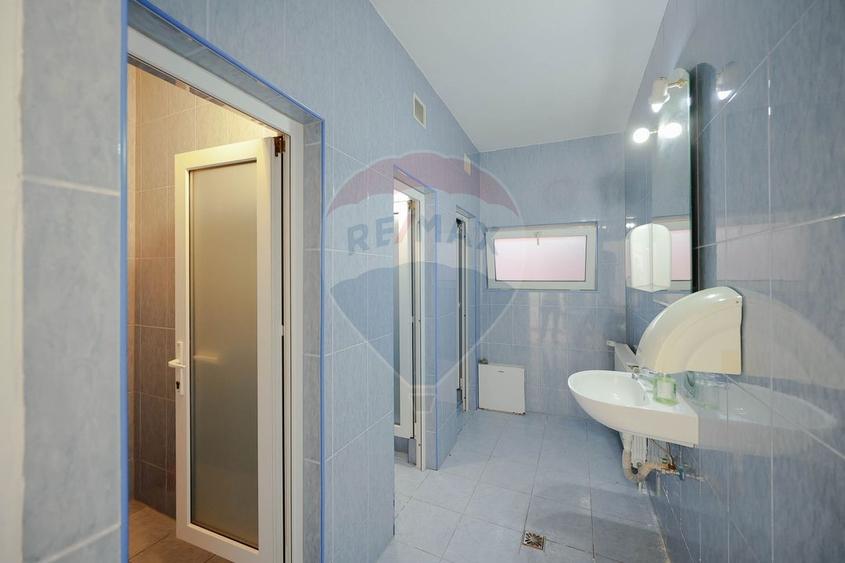 Casă individuală cu 15 camere cu Teren 380 Mp în Decebal