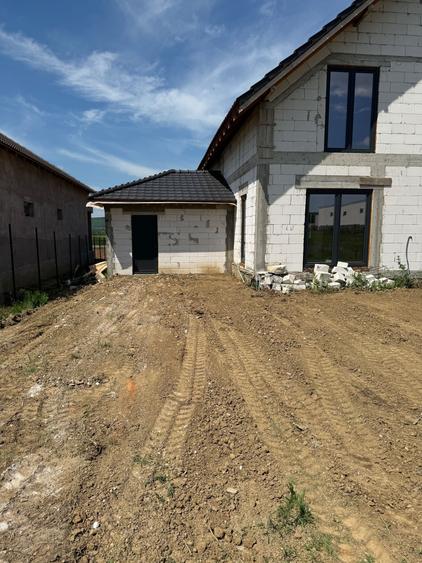 Casă cu 4 camere în Poiana