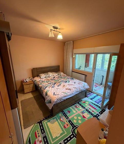 Apartament cu 3 camere decomandat în Brotăcei