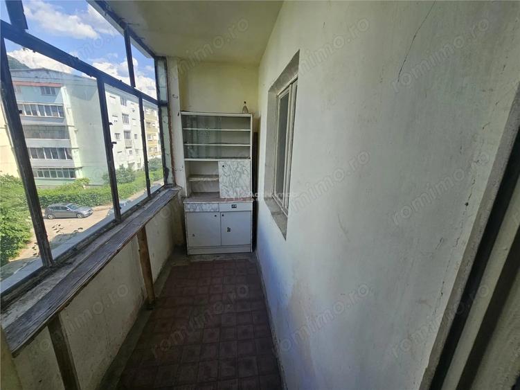 Apartament cu 4 camere decomandat, mobilat în Micro IV