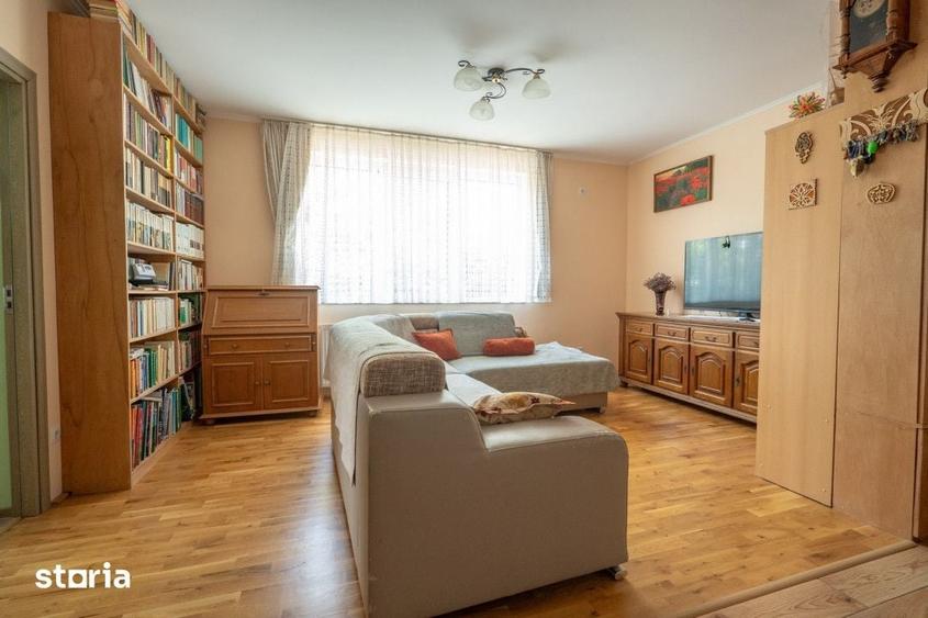 Casă cu 5 camere cu Teren 900 Mp în Burdea
