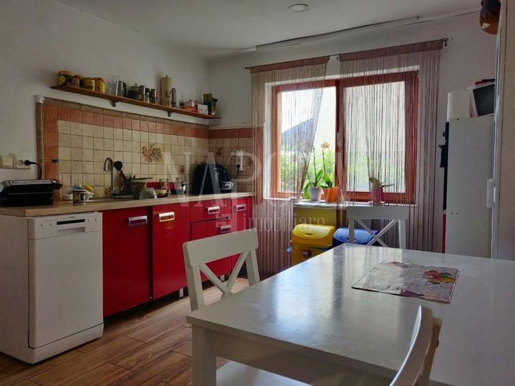Casă individuală cu 5 camere cu Canalizare în Dâmbul Rotund