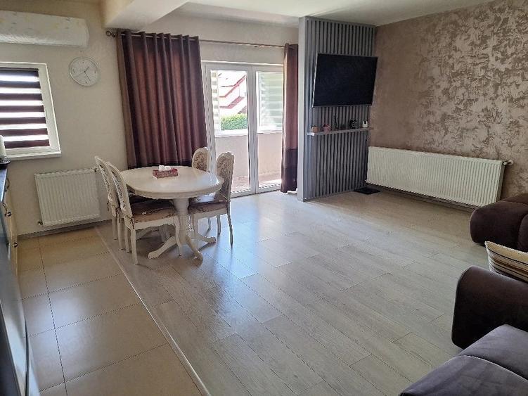 Apartament cu 3 camere nedecomandat în Tancodrom