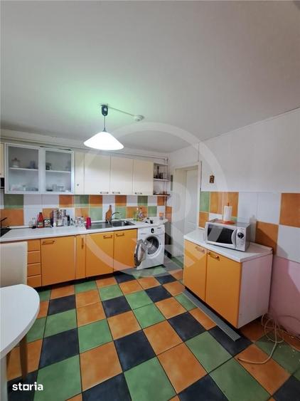 Casă cu 5 camere cu Teren 250 Mp în Central