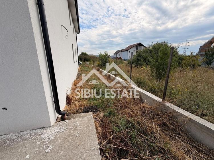 Casă individuală cu 5 camere cu Canalizare în Veterani