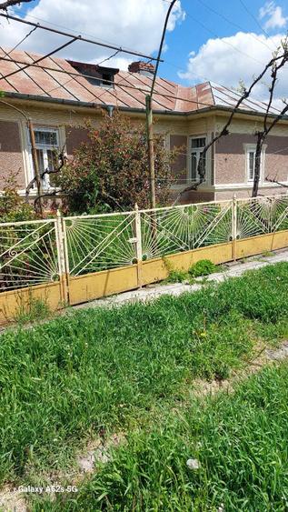 Casă cu 4 camere cu Teren 2600 Mp în Central