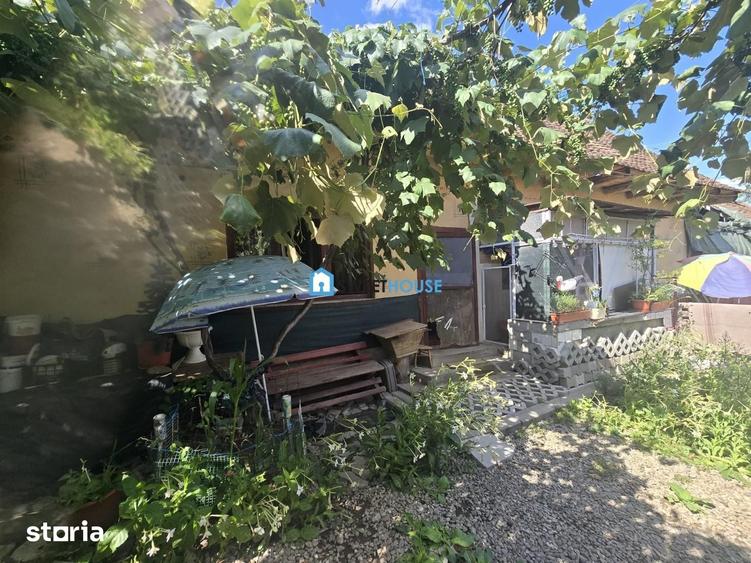 Casă cu 4 camere cu Teren 1200 Mp în Beclean