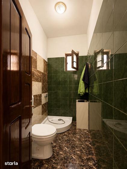 Casă cu 6 camere cu Teren 715 Mp în Central