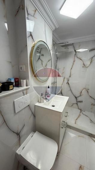 Apartament cu 4 camere decomandat în Central