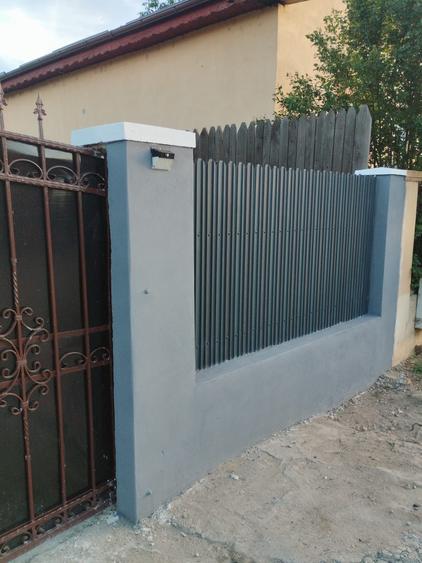 Casă cu 3 camere în Ișalnița