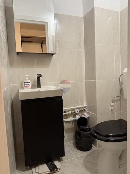 Apartament cu 3 camere decomandat, mobilat în Apusului