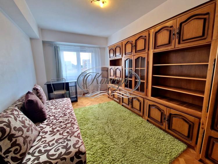 Apartament cu 3 camere decomandat, mobilat în Central