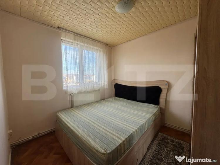 Apartament cu 3 camere semidecomandat în Central
