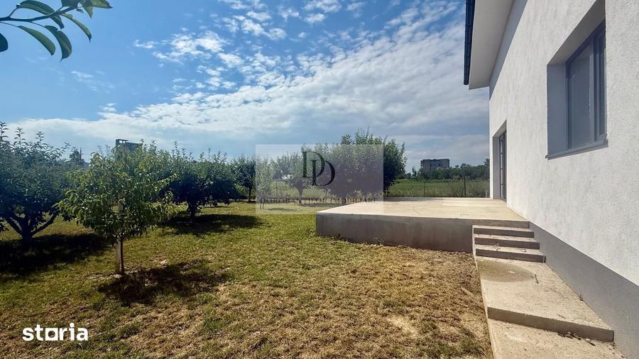 Casă cu 6 camere cu Teren 1400 Mp în Central