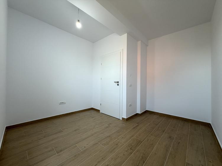 Duplex cu 4 camere cu Canalizare în Covaci