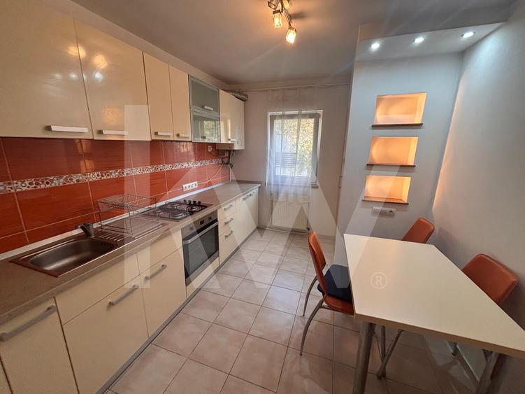 Apartament cu 3 camere decomandat, mobilat în Central